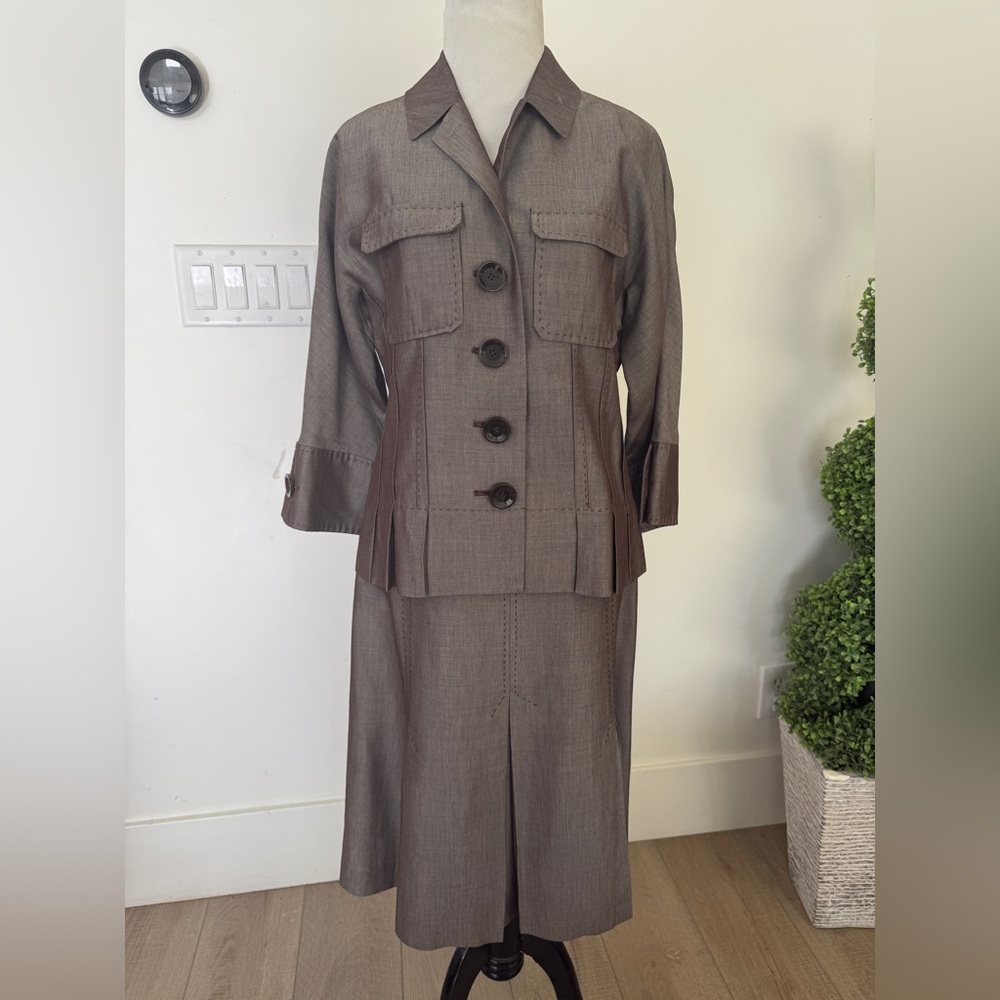 Elegant Brown Women's Suit
